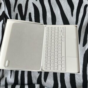 Sleek White Keyboard Case with Trackpad